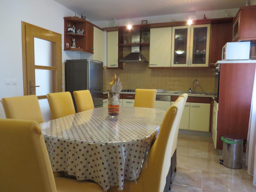 Apartments Gloria Biograd Na Moru Esterno foto