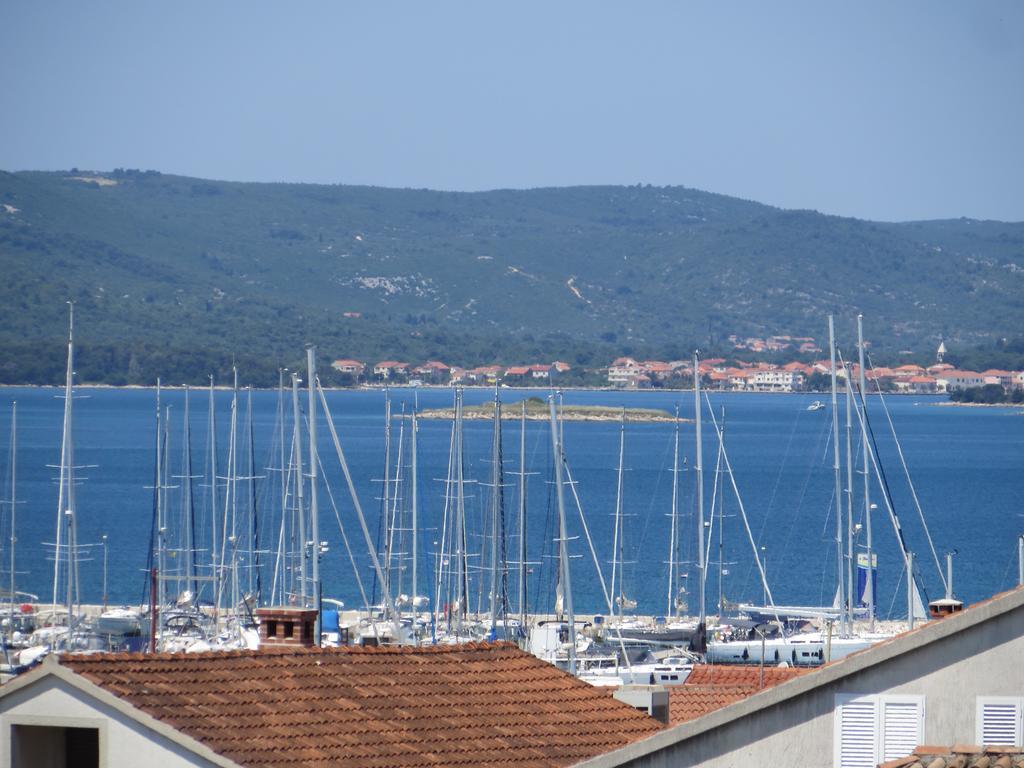 Apartments Gloria Biograd Na Moru Esterno foto