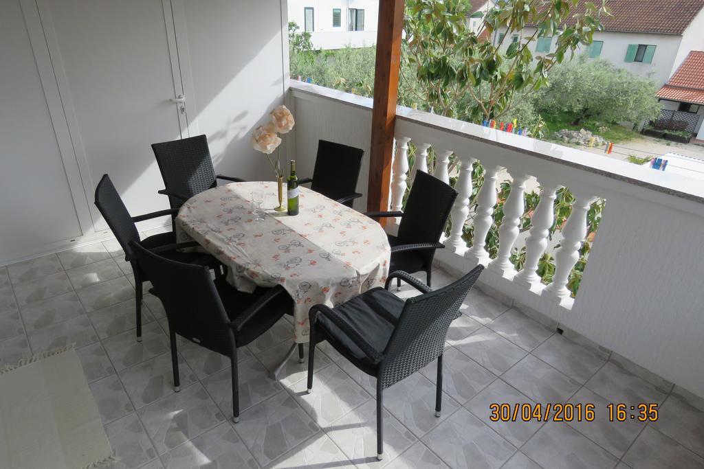 Apartments Gloria Biograd Na Moru Esterno foto